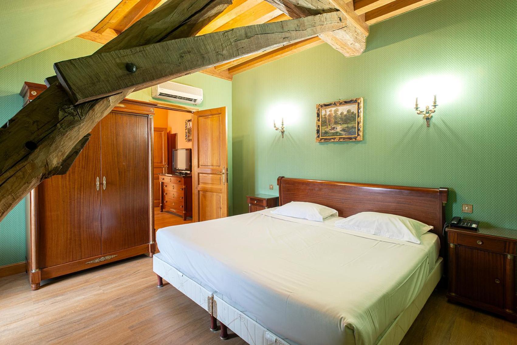 Belle Epoque Hotel Beaune (Cote d'Or)