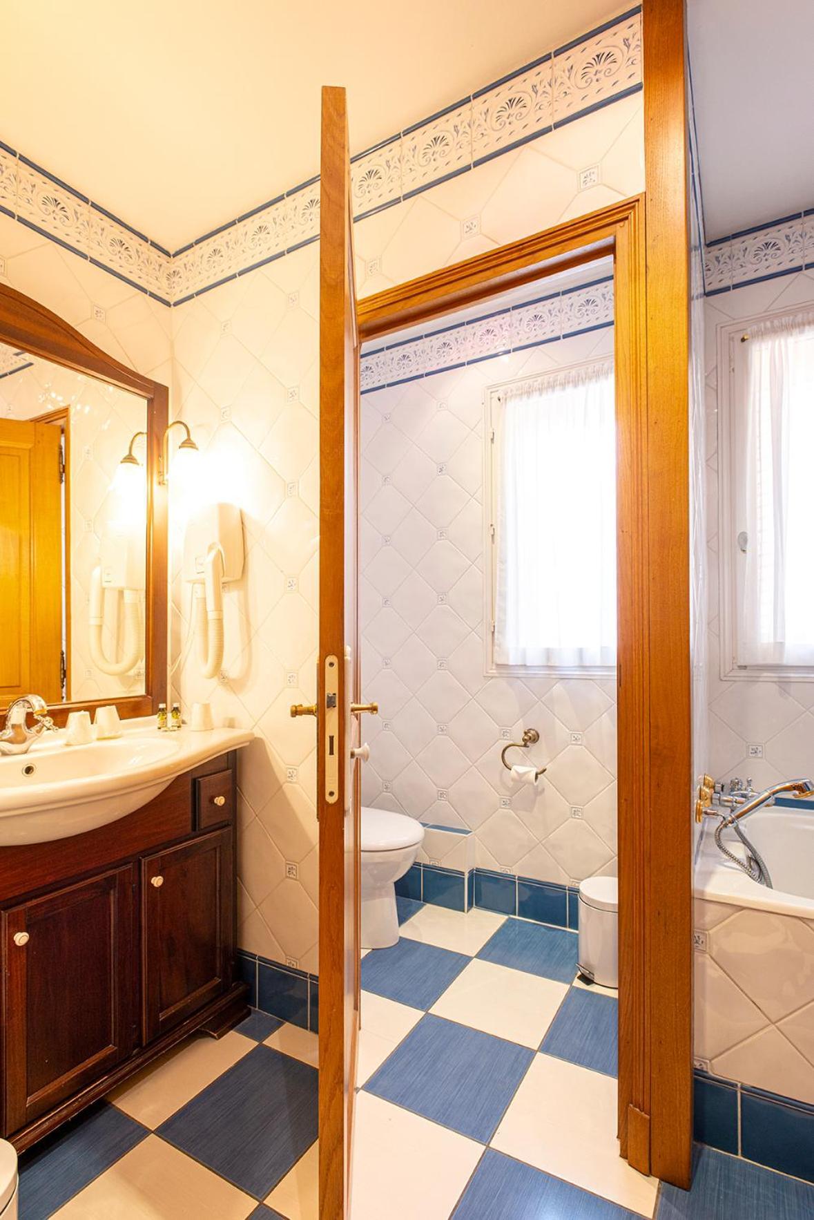 Belle Epoque Hotel 3*