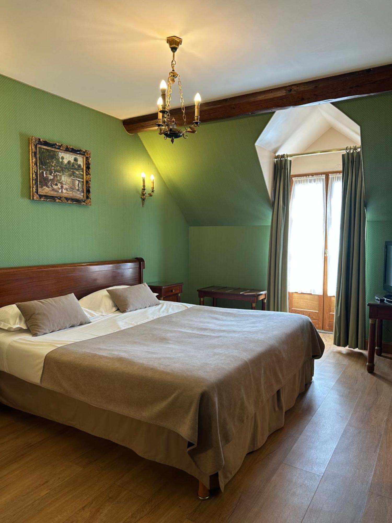 Belle Epoque Hotel Beaune (Cote d'Or)